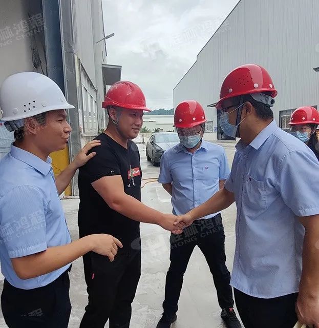 桂林鴻程老總?cè)輻潎偛糜H征‘客戶零距離 共創(chuàng)新未來’服務(wù)活動