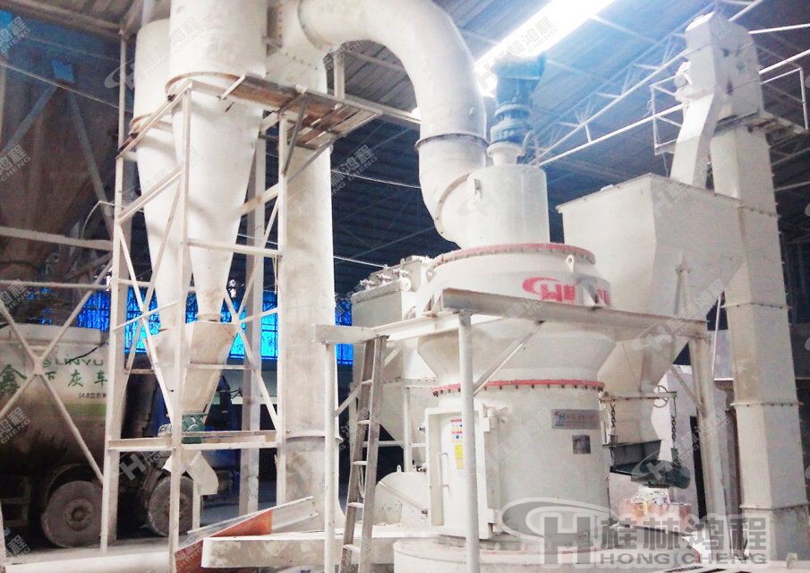 新型高效雷蒙磨粉機，200目活性炭，小型活性炭生產(chǎn)設(shè)備，活性炭整套生產(chǎn)設(shè)備