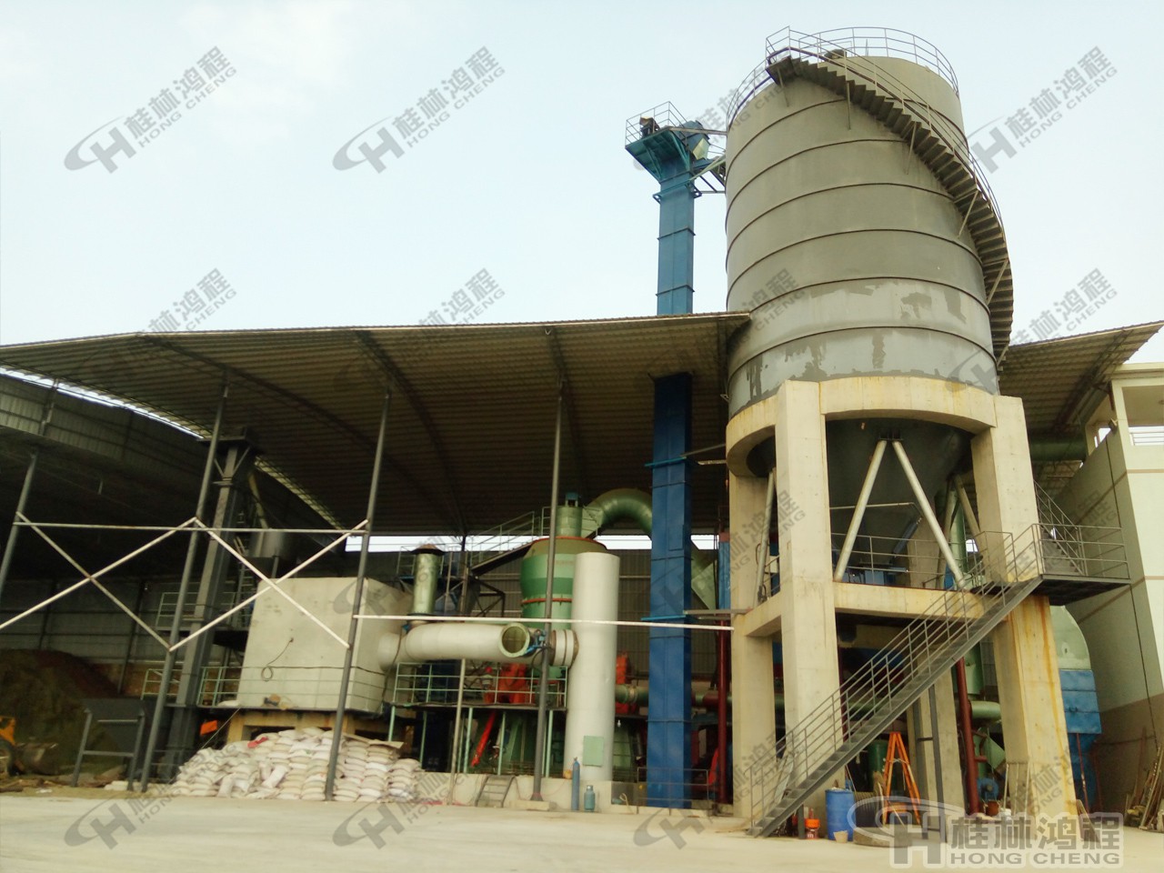 廣西百色水渣立磨 HLM26/3立磨 水渣微粉生產(chǎn)線 廣西百色水渣立磨 HLM26/3立磨 水渣微粉生產(chǎn)線