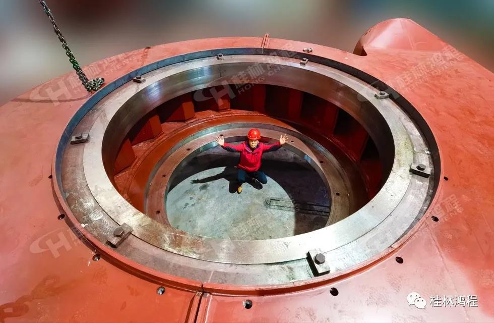 桂林鴻程首臺(tái)HC3000全球大型雷蒙磨正式投入市場(chǎng) 桂林鴻程首臺(tái)HC3000全球大型雷蒙磨正式投入市場(chǎng)