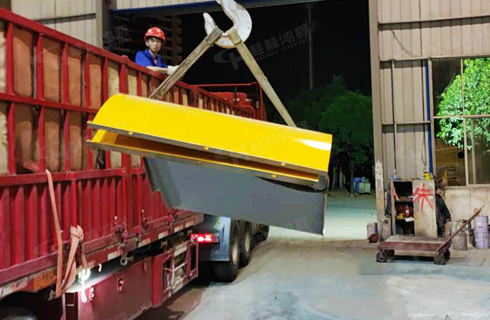 【發(fā)貨】海內(nèi)外訂單火爆，大批鴻程設(shè)備奔赴全球！